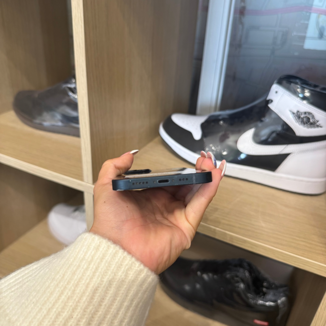 iPhone 13 • 128GB • Midnight • B • 86%