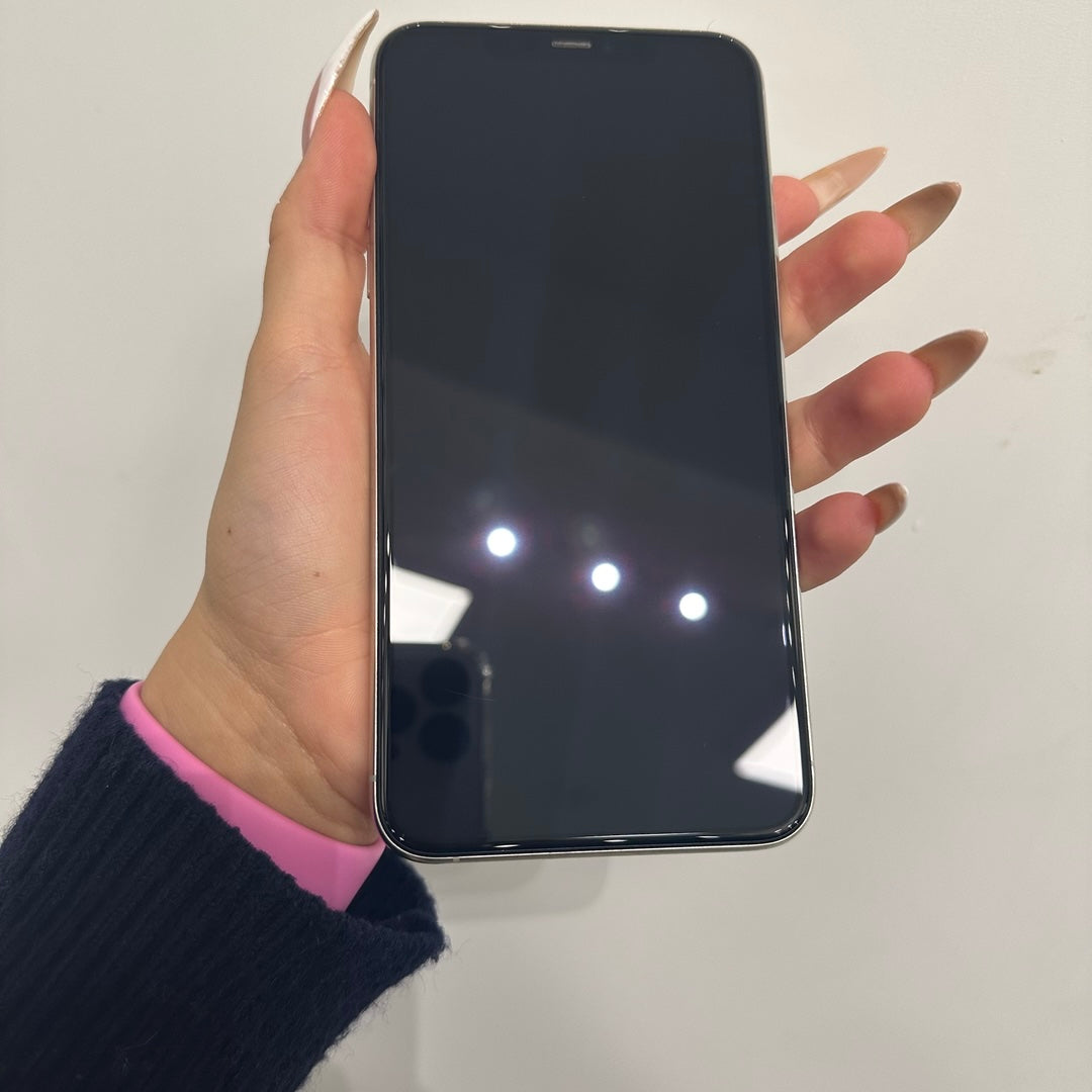 iPhone 11 Pro Max • 64GB • Silver • B+ • 81%