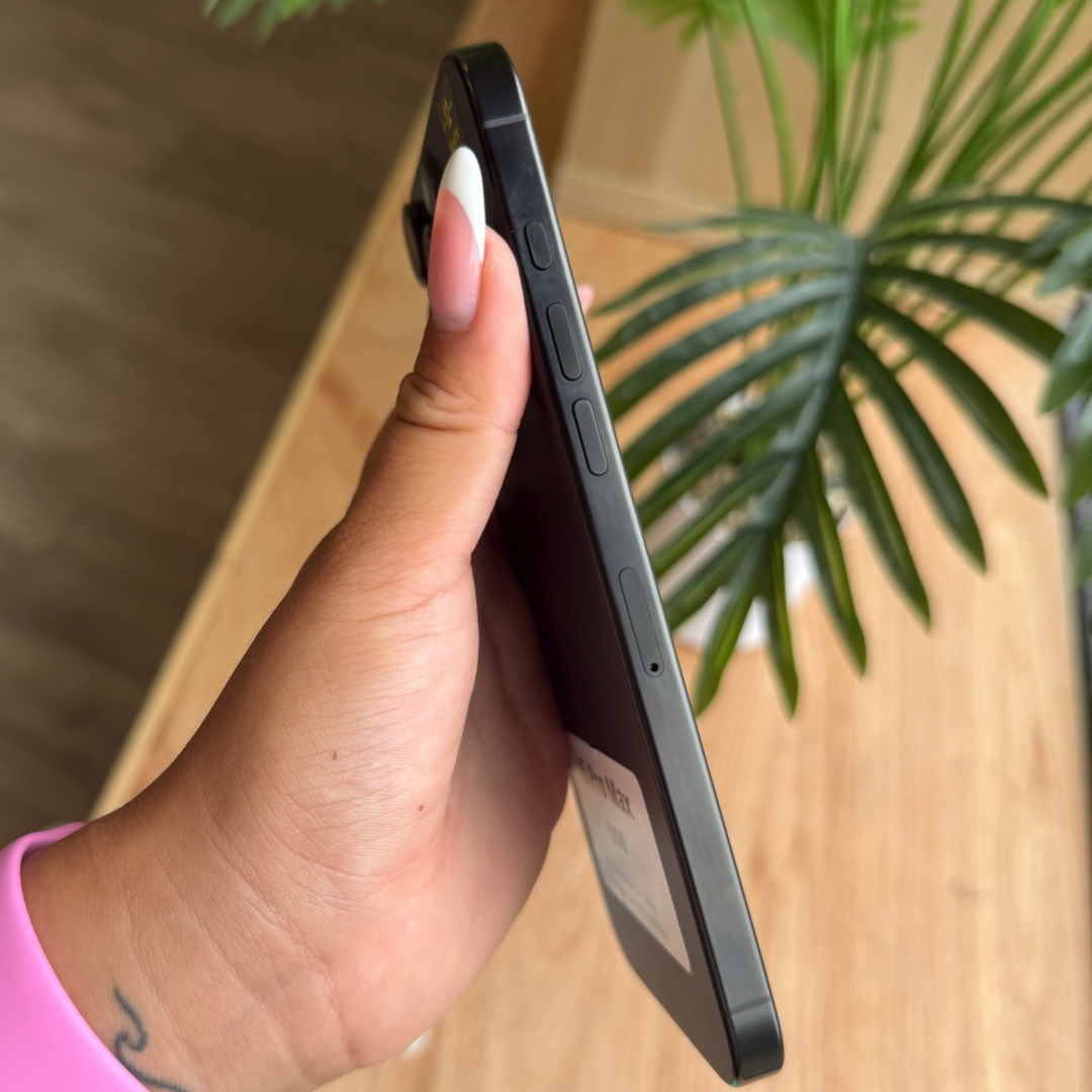 iPhone 16 Pro Max• 512GB • Black • A • 100%