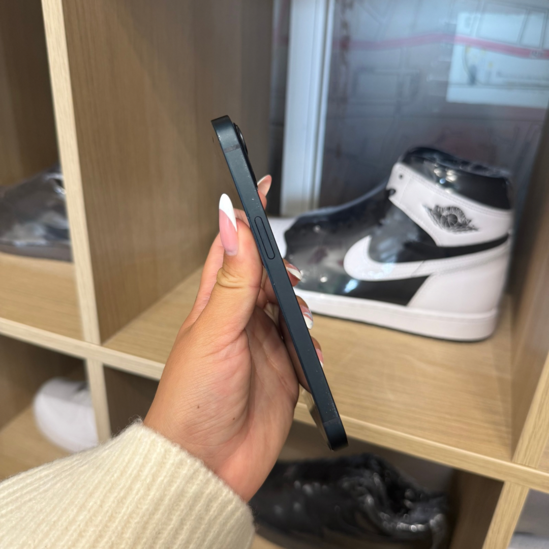 iPhone 13 • 128GB • Midnight • B • 86%