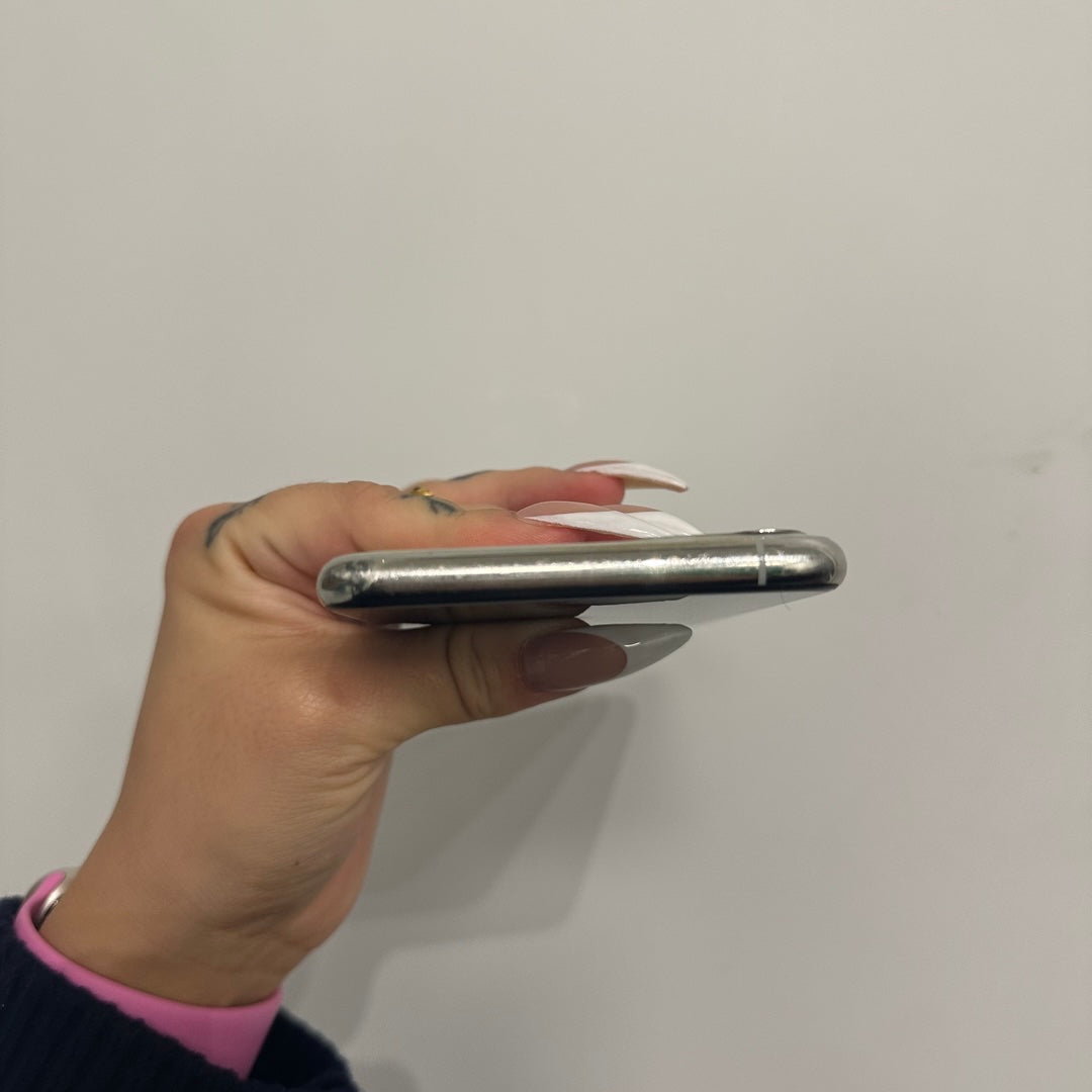 iPhone 11 Pro Max • 64GB • Silver • B+ • 81%