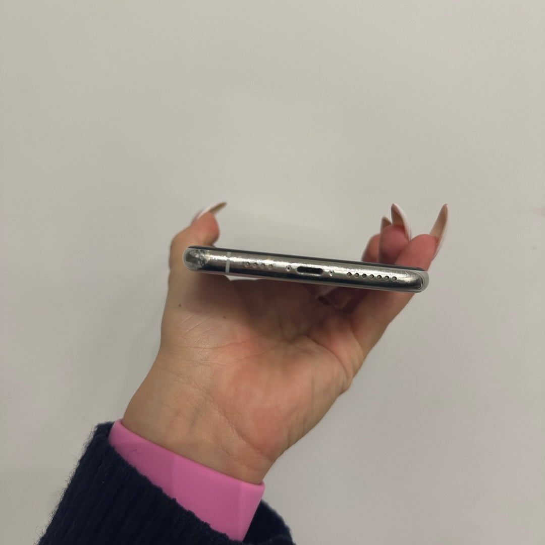 iPhone 11 Pro Max • 64GB • Silver • B+ • 81%